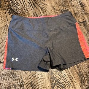 Under Armour Womens fitted shorts